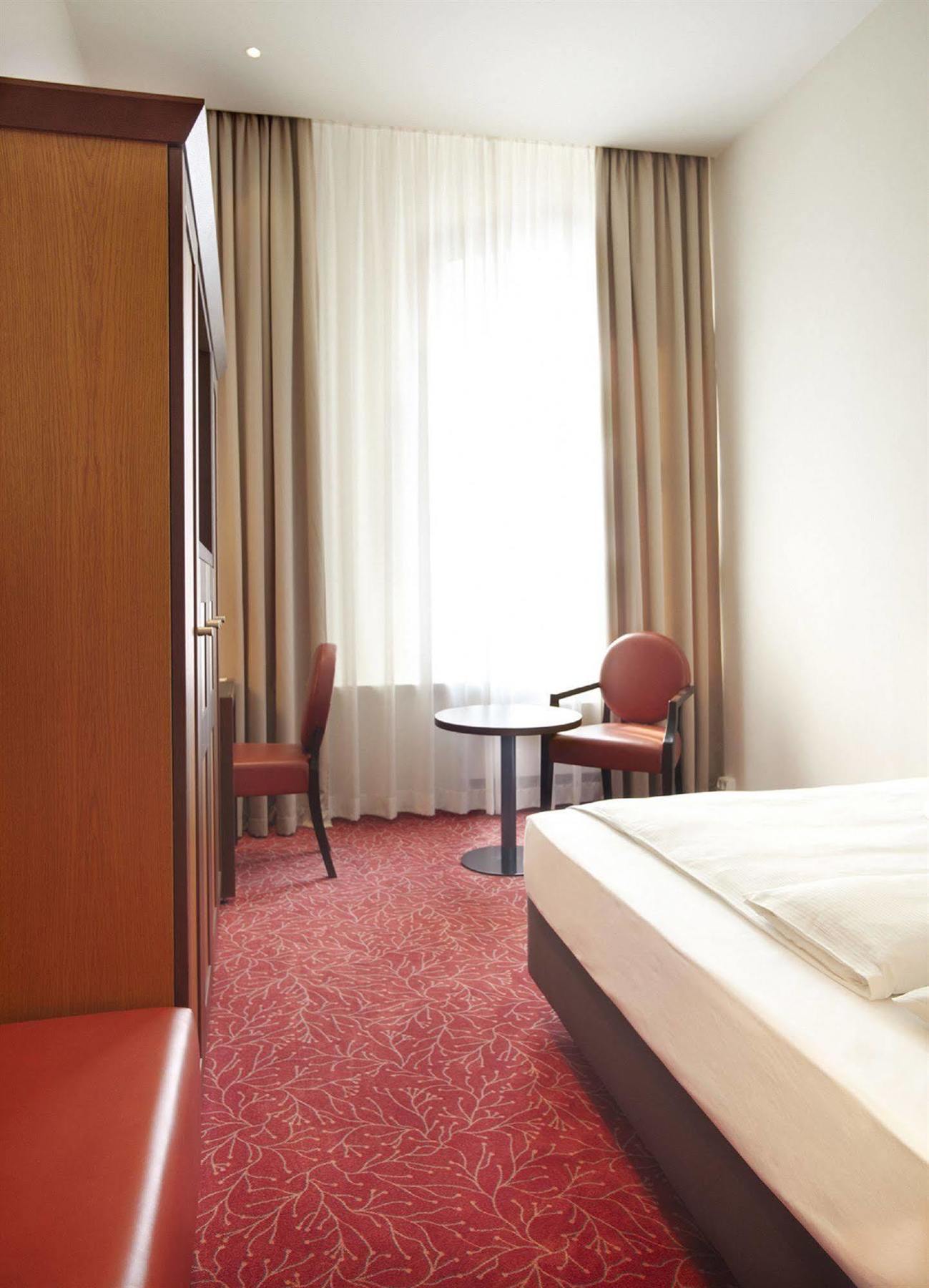 Hotel Hafen Hamburg Room photo