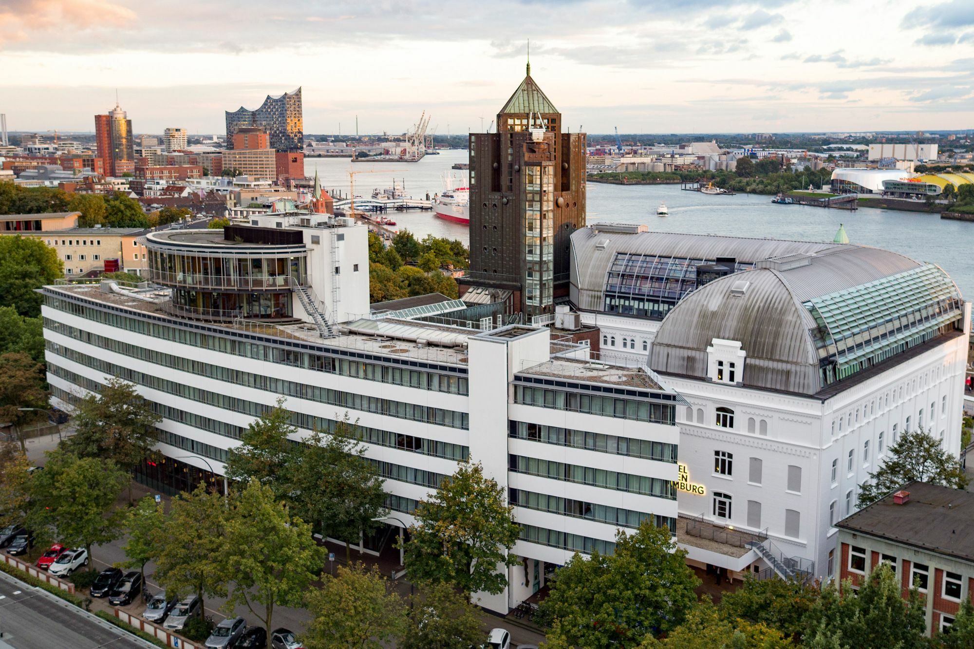Hotel Hafen Hamburg Exterior photo